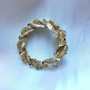 Gerry's Brand Circle of Leaves Pin